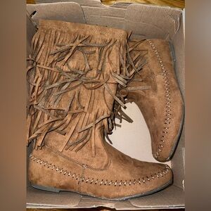Arizona Tiva Chesnut Brown Fringe Boots